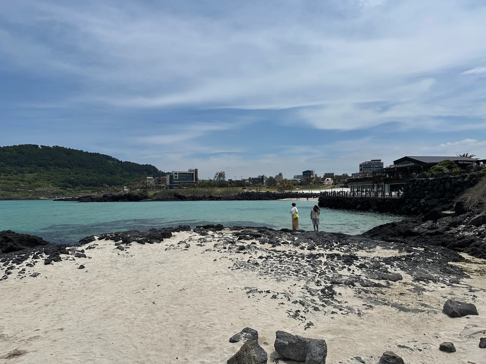 シヌン海水浴場(チョハム海岸路)